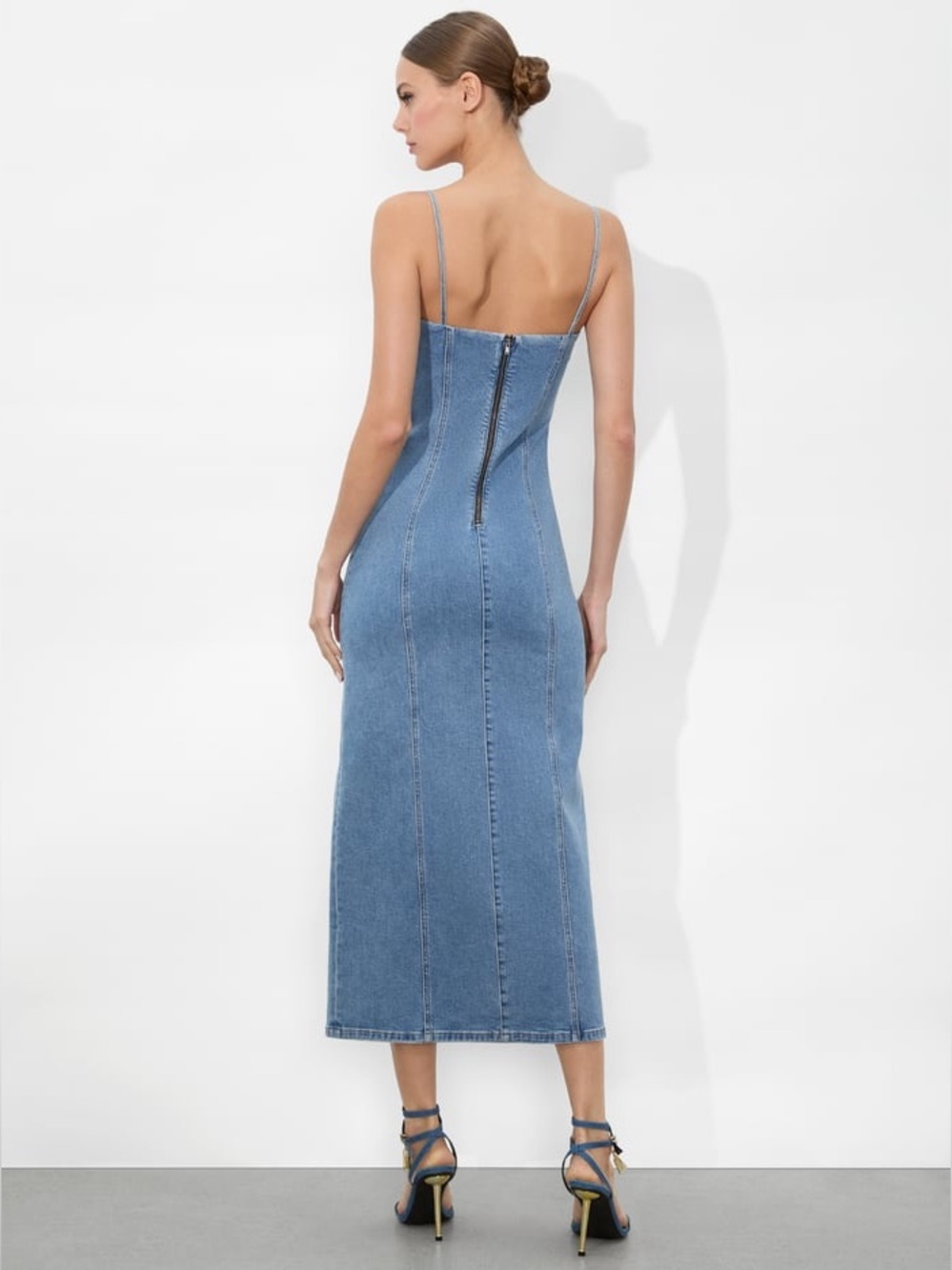 Alice + Olivia Nakisha Midi Dress Denim 8 - Picture 4 of 14